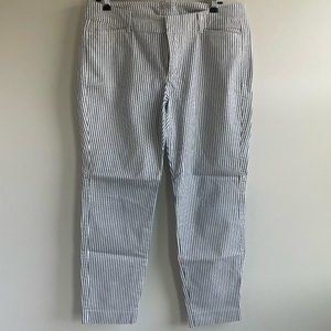 Old navy, capris, seersucker, blue and white, size 8